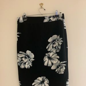 Waffle pencil skirt with florals